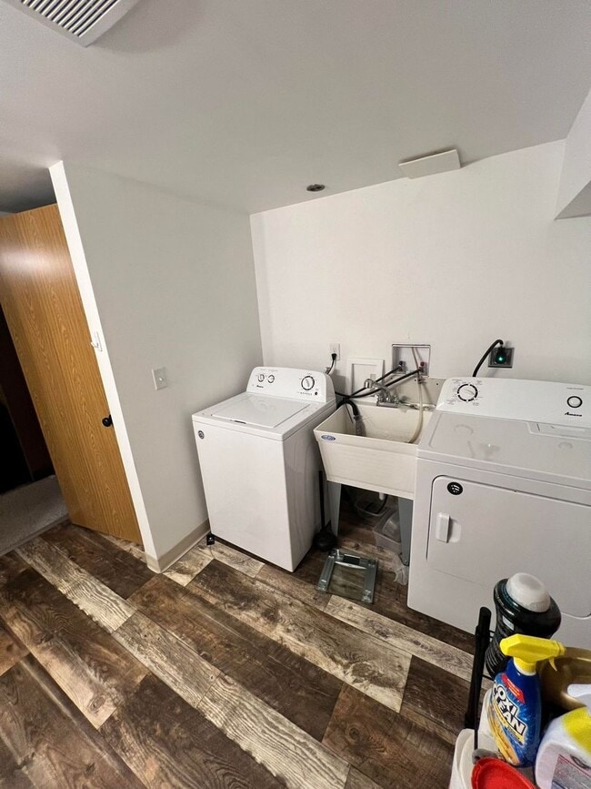 Building Photo - 1205 Brainerd Ave