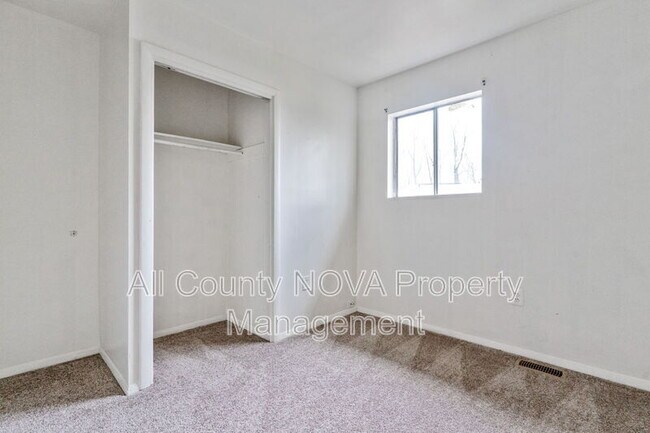 Building Photo - 906 Anvil Rd