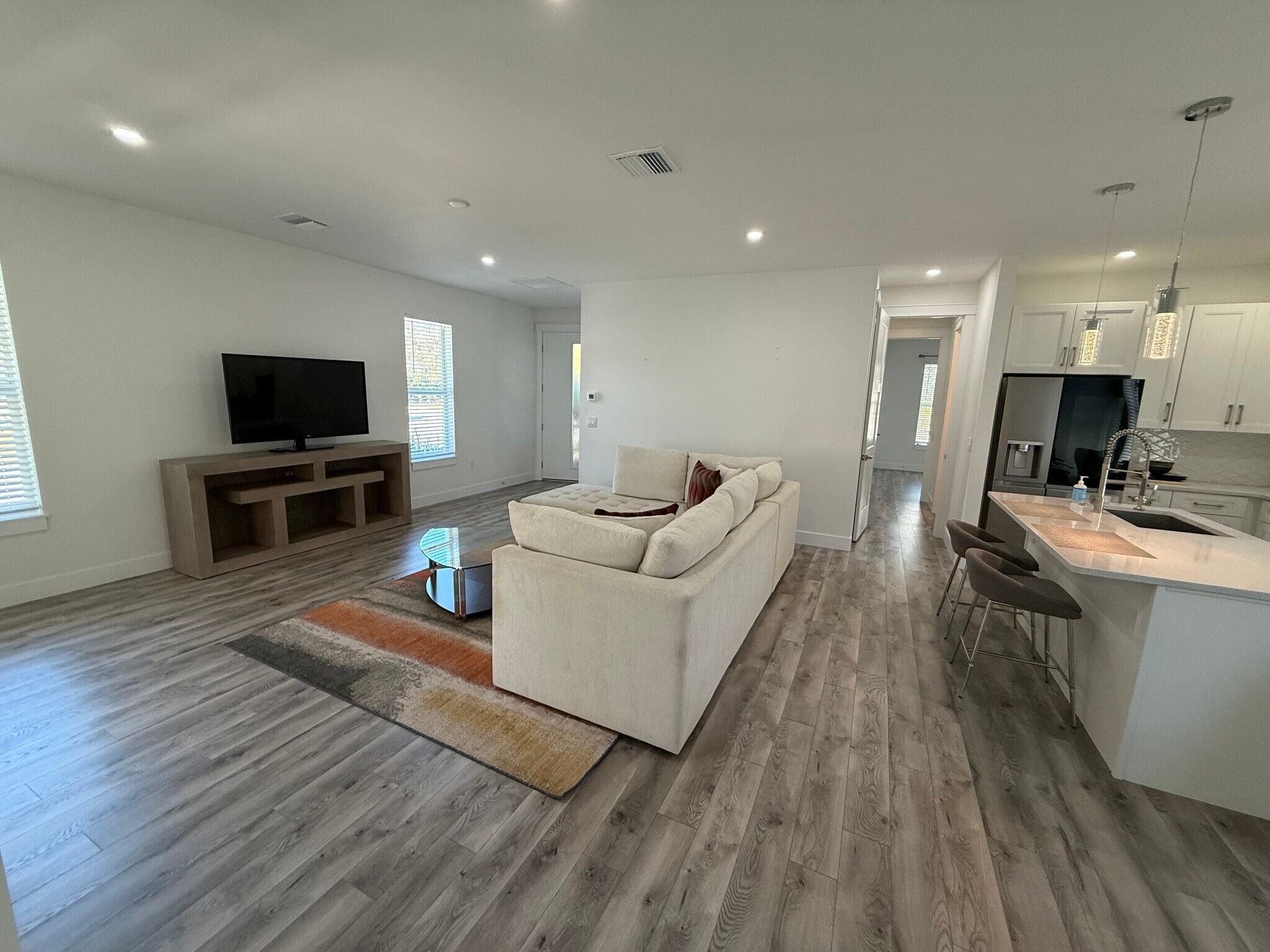 Building Photo - 1704 5th St