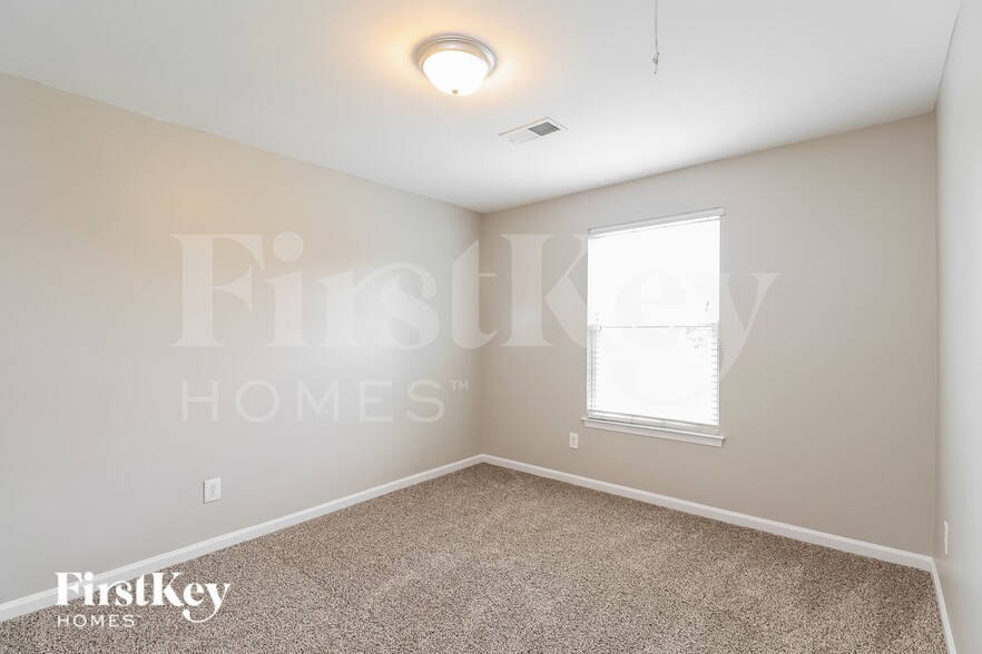 Building Photo - 4313 Roundwood Ct