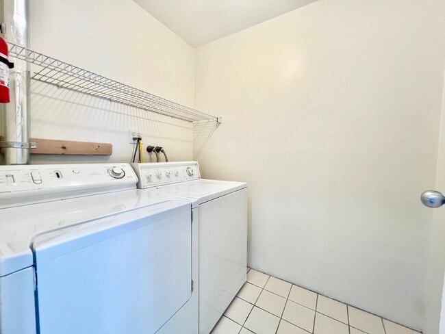 Building Photo - 4C Cove Ln