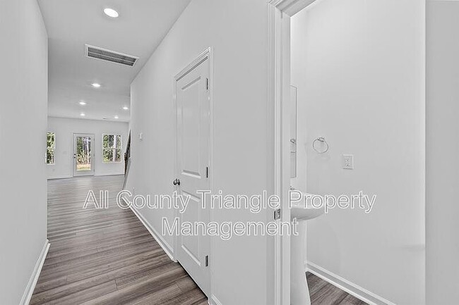 Building Photo - 3105 Vitner Dr