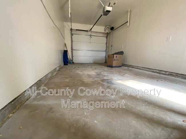 Building Photo - 1514 E Symons St