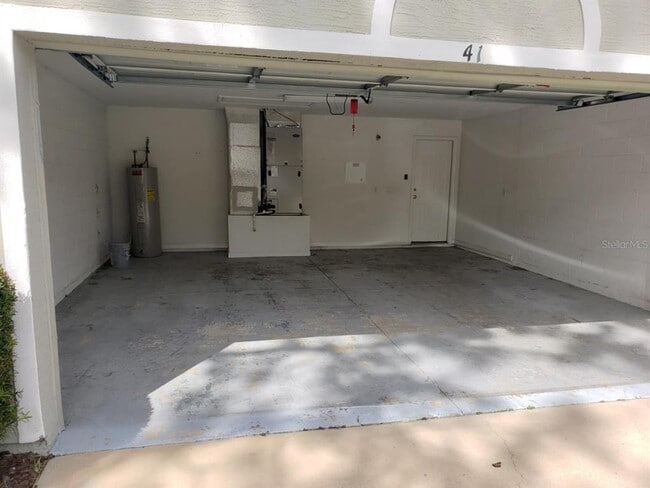Building Photo - 41 Patchogue Ln