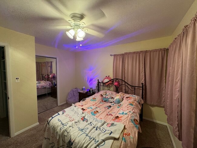 Building Photo - Gougeon Lake House