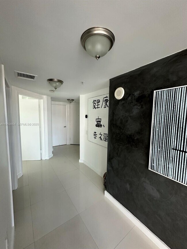 Building Photo - 41 SE 5th St