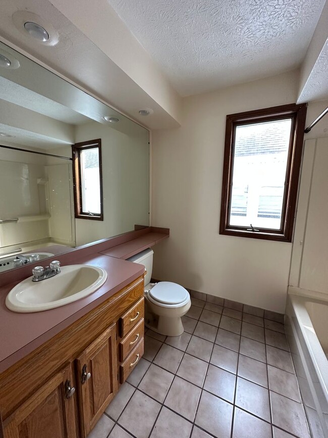 Building Photo - 3420 W 130th St