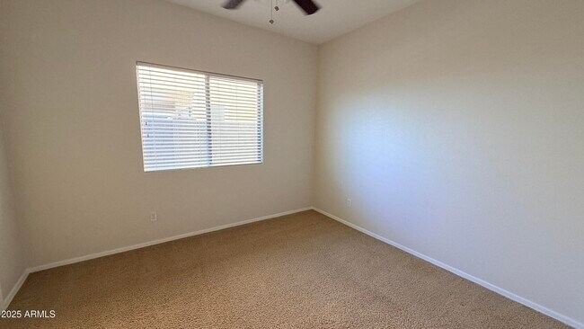 Building Photo - 22180 N Sunset Dr