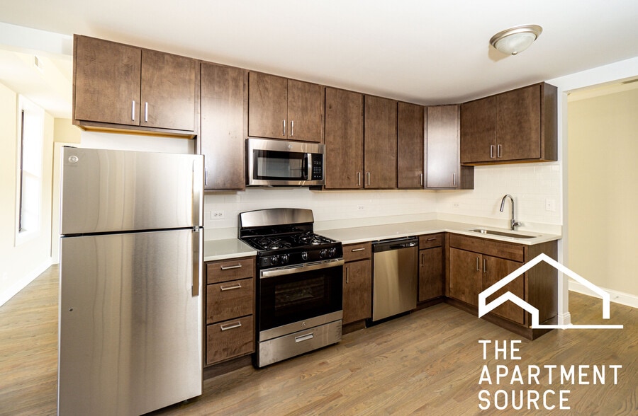 Building Photo - 3405 W Fullerton Ave