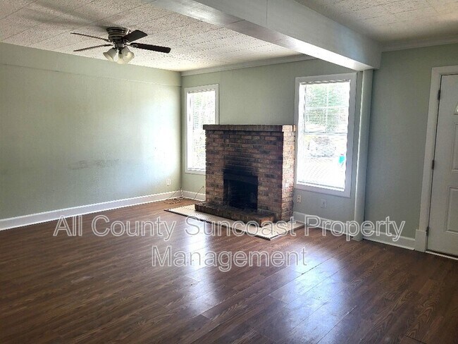 Building Photo - 905 Lotus Path