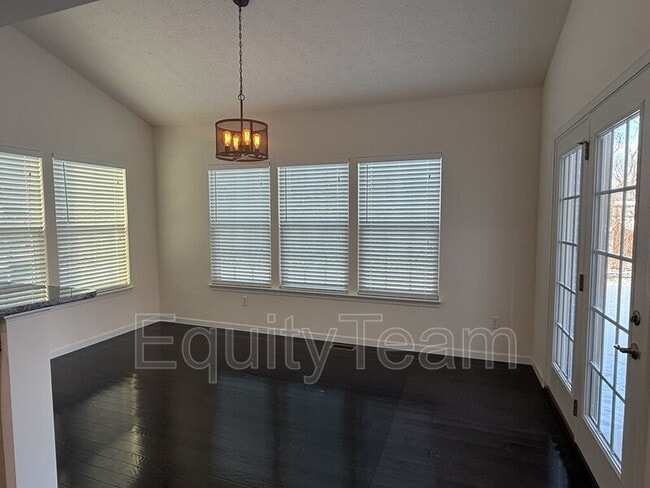 Building Photo - 5686 E Senour Dr