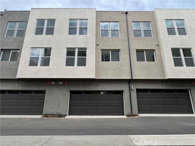 Building Photo - 652 4th St