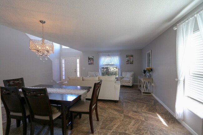 Building Photo - Beautiful  3000 sq ft two story home with ...