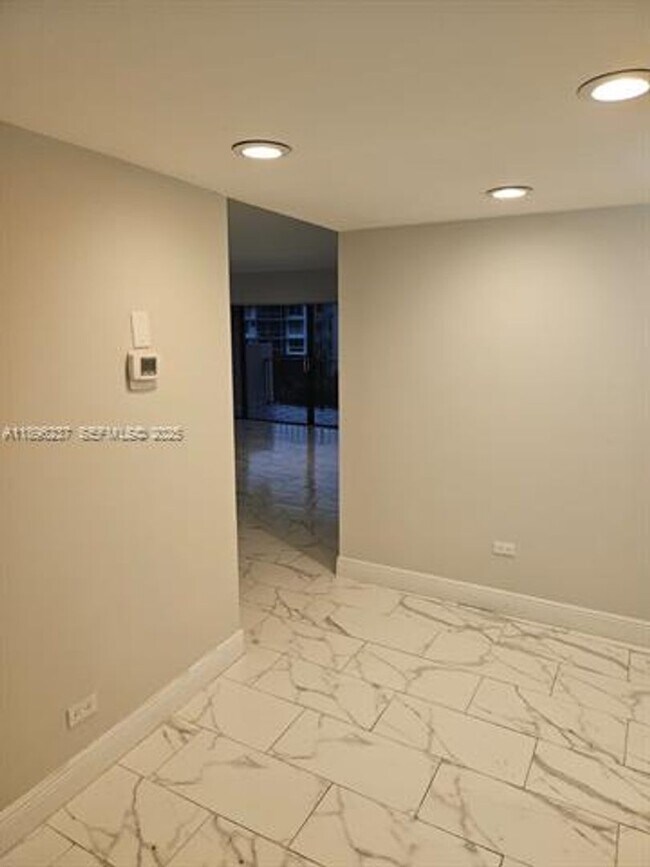 Building Photo - 1800 NE 114th St