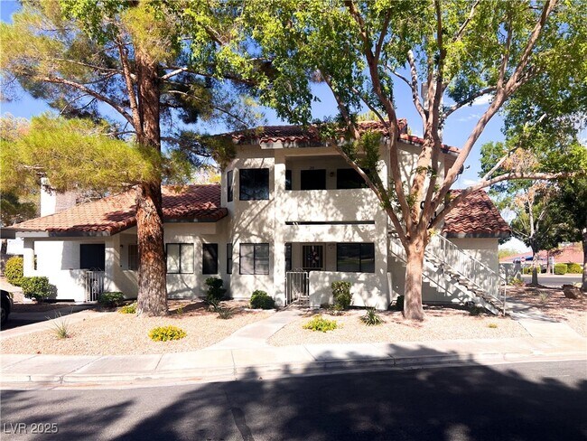 Building Photo - 2700 Baycliff Ct