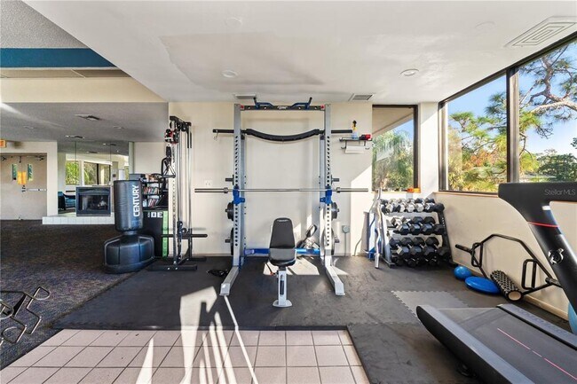 Building Photo - 300 S Florida Ave