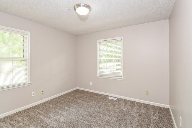 Building Photo - 2905 Mountain Brook Rd