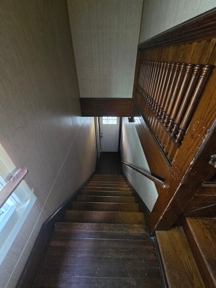Building Photo - 20 Innis Ave