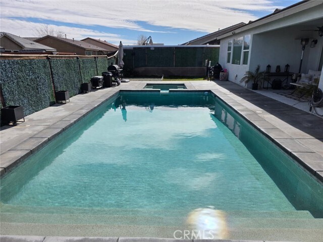 Building Photo - 15895 Green Acres Ct