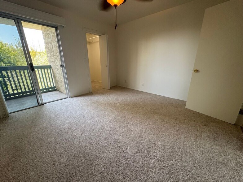 Building Photo - 424 N Bellflower Blvd