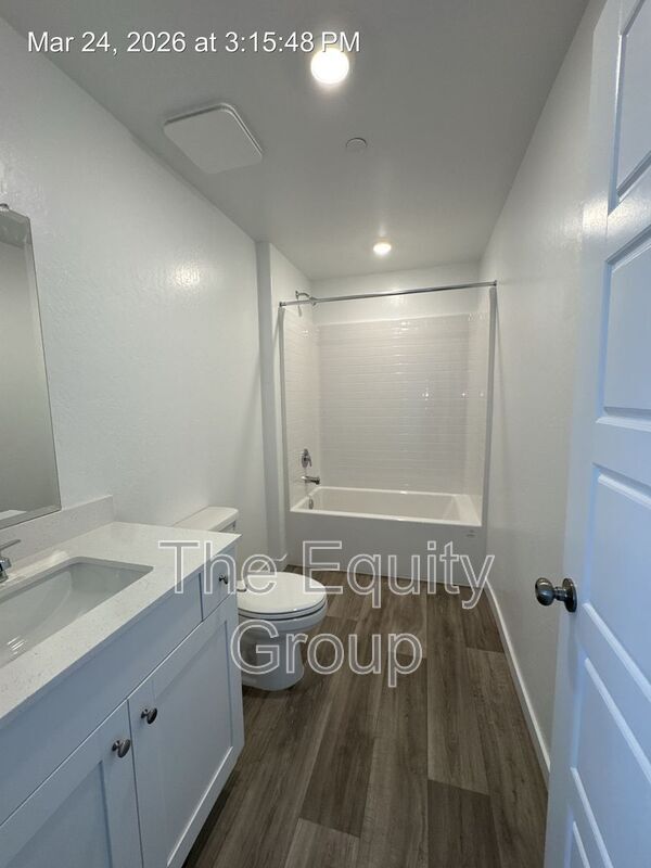 Building Photo - 2440 S Aubree St