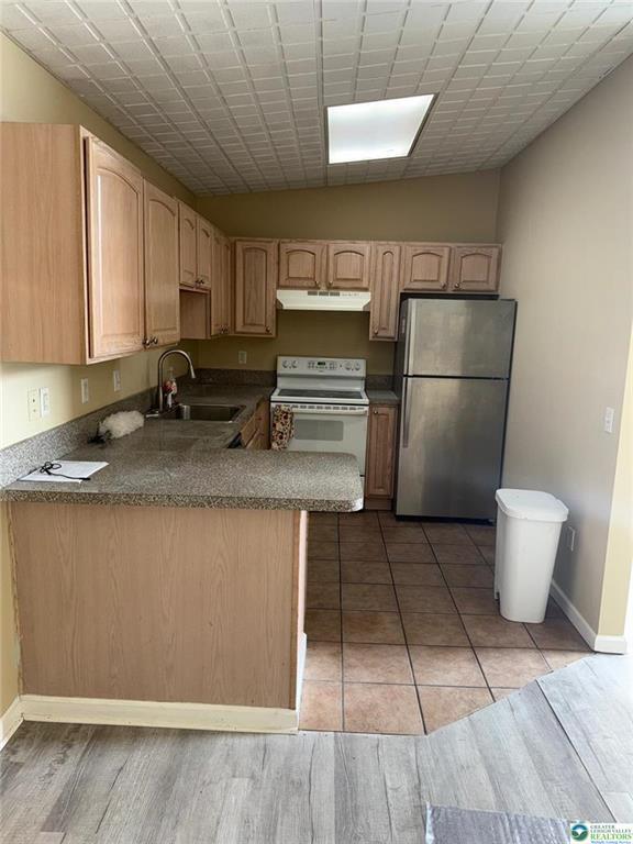 Building Photo - 252 Harris St