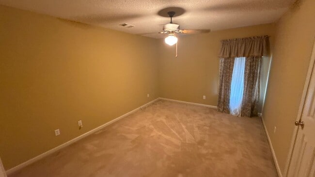 Building Photo - 983 Rolling Oaks Ln