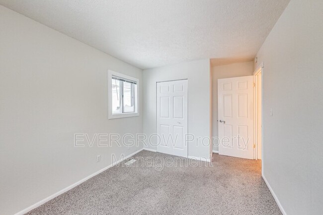 Building Photo - 3626 Ireland Ct