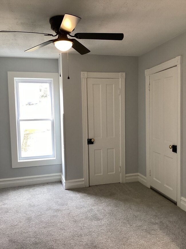 Building Photo - Beautifully Updated Half Duplex in the Boro