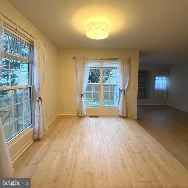 Building Photo - 13120 Misty Glen Ln