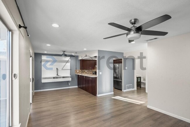 Building Photo - 37789 Essanay Pl