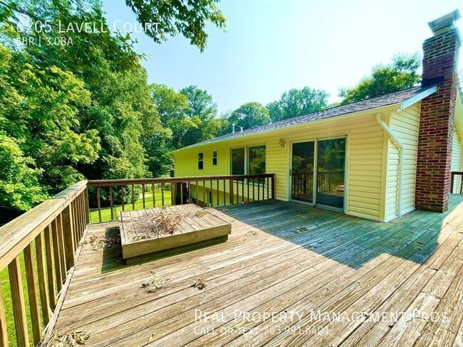 Building Photo - 6205 Lavell Ct