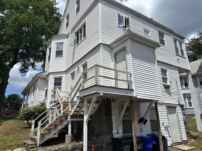 Building Photo - 1122 Adams St