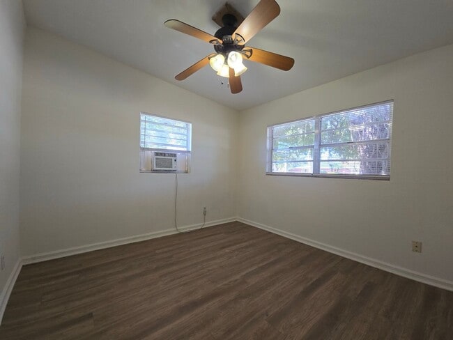 Building Photo - Charming 3-bedroom, 1-bathroom home locate...