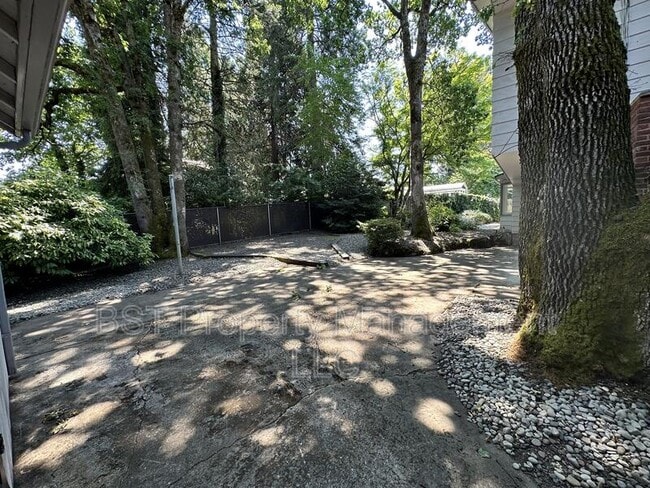 Building Photo - 1458 Greenwood Dr NE