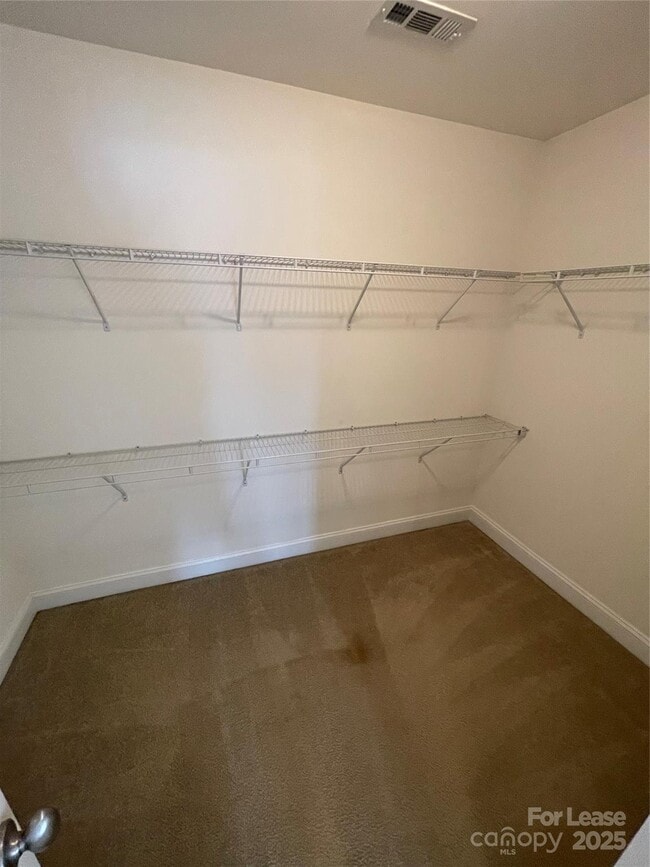Building Photo - 120 Waterlynn Club Dr