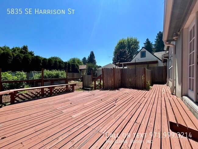 Building Photo - 5835 SE Harrison St
