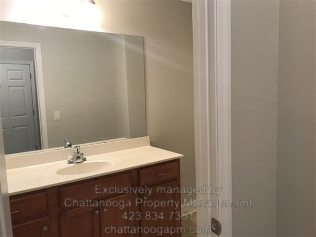 Building Photo - 2704 Stone Trace Dr