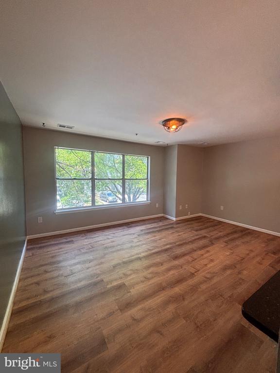 Building Photo - 14201 Wolf Creek Pl