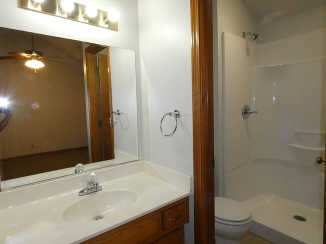 Building Photo - Beautiful Town Home in Kearney, MO