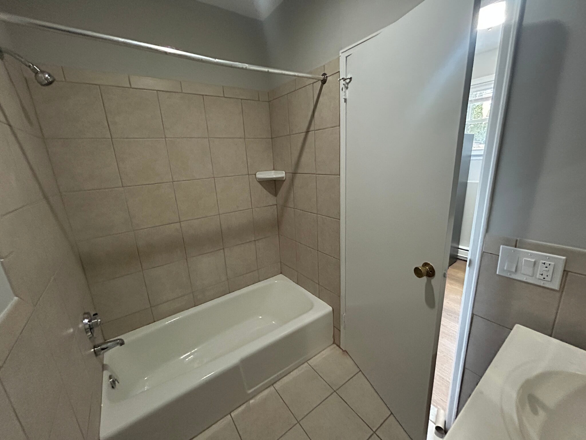 Building Photo - 693 Washington St