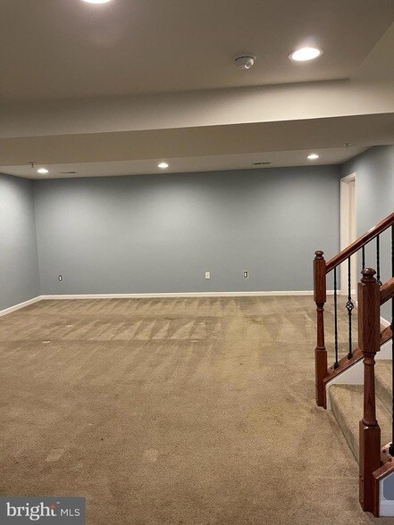Building Photo - 9229 Wainwright Ln