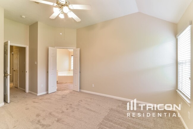 Building Photo - 11106 Creekline Glen Ct