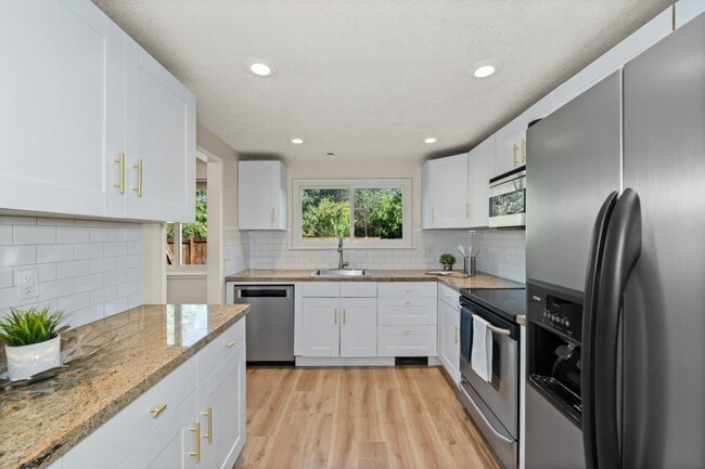 Building Photo - 1545 Camden Village Cir