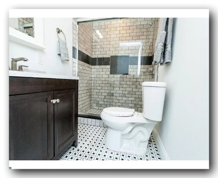 Building Photo - 1530 S Vogdes St