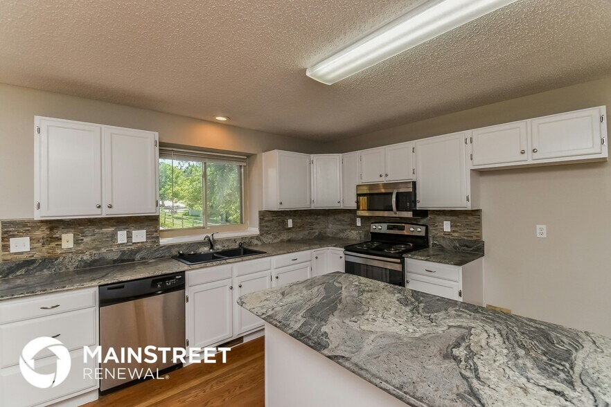 Building Photo - 5245 Quasar Ct