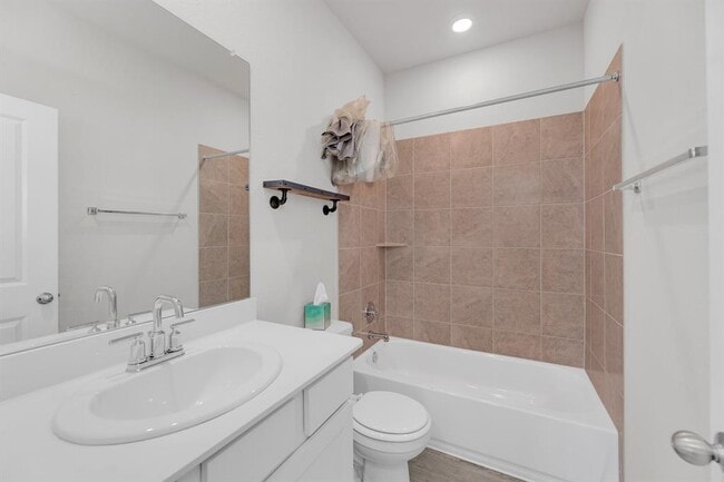 Building Photo - 101 Mountain Valley St