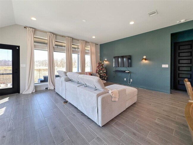 Building Photo - 16608 Christina Garza Dr