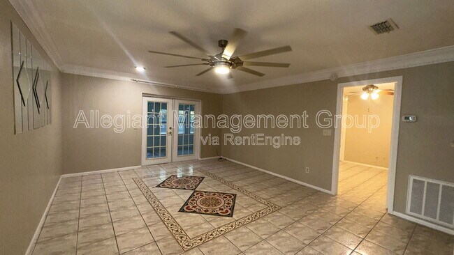 Building Photo - 2410 Sable Dr