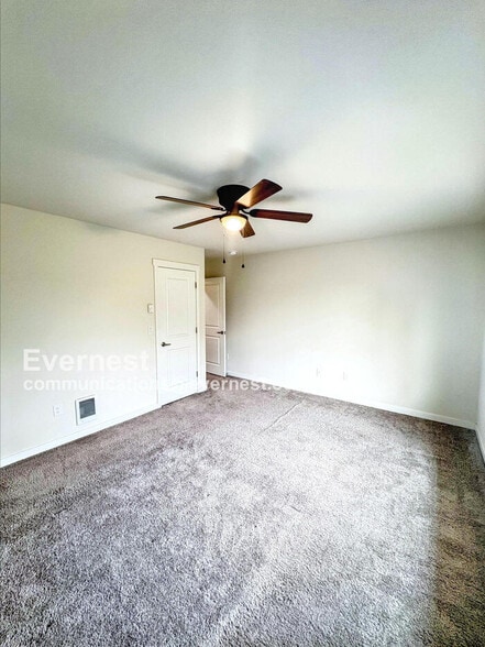 Building Photo - 19403 7th Ave W